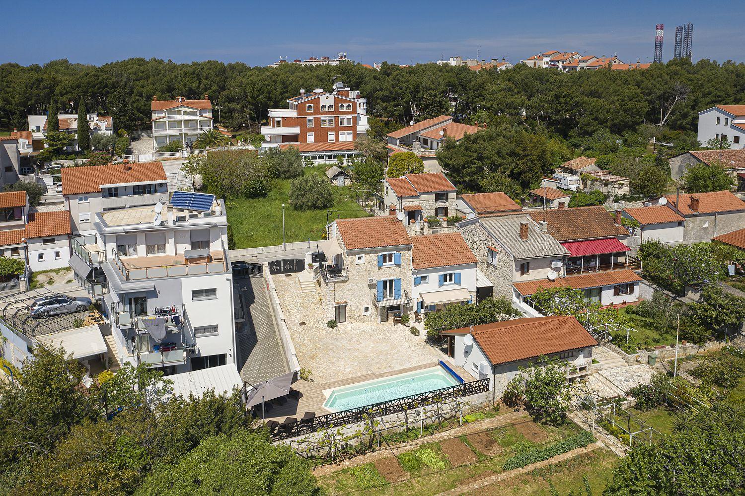 Nur 250 Meter Vom Strand Mit Salzwasserpool Pula Exterior photo